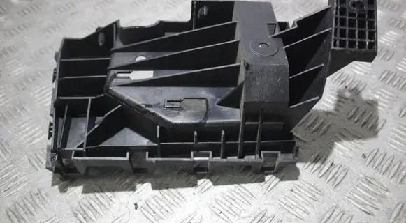 Ford Mondeo MK V Fuse box cover HG9T14A301