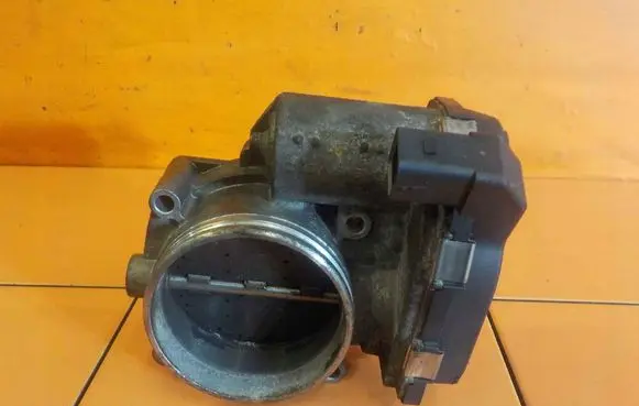 BMW 3 E90 E91 Throttle body valve 7556118001