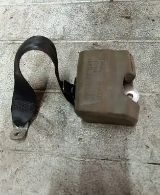Audi A3 S3 8P Rear seatbelt 33040488