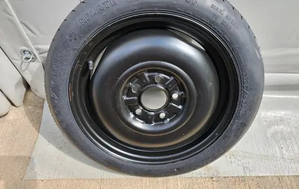 Mitsubishi Eclipse (D21A/D22A/D27A) R16 spare wheel 