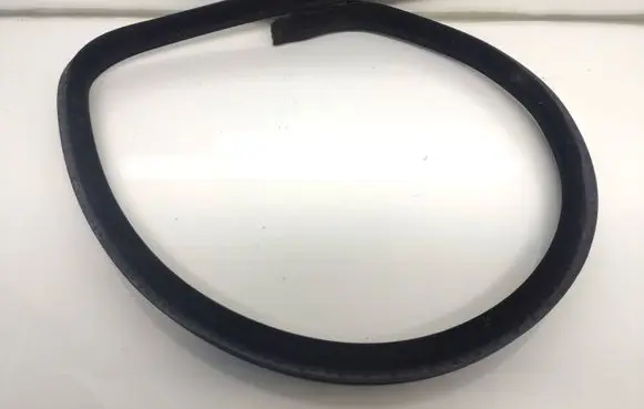 BMW 5 E60 E61 Rubber seal rear door window/glass 7110581