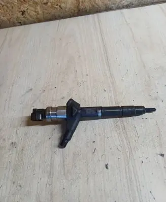 Fuel injector