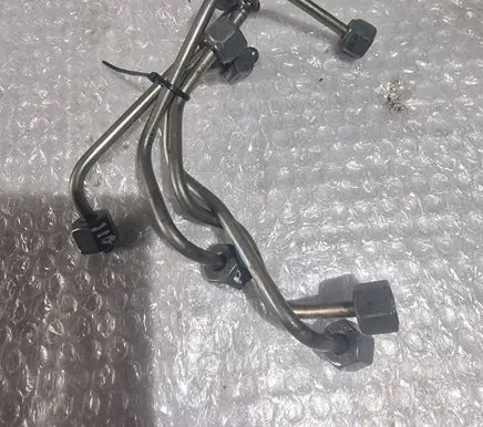 Fuel injector supply line/pipe