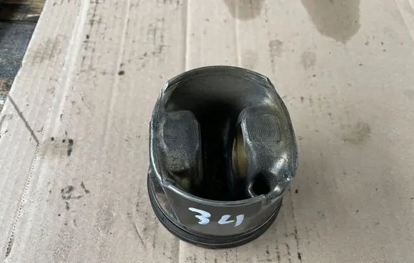 Mercedes-Benz Sprinter W906 Piston 83L118