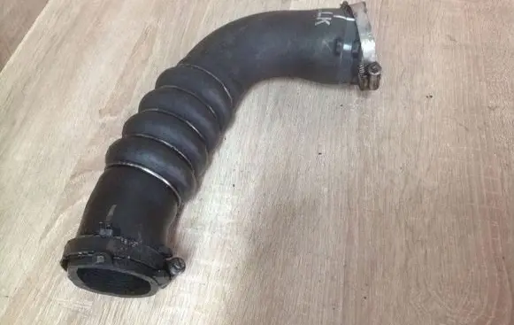 Audi A6 S6 C6 4F Engine coolant pipe/hose