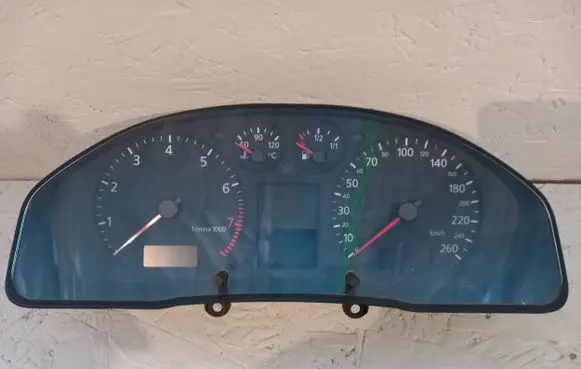 Audi A4 S4 B5 8D Speedometer (instrument cluster) 8D0920900P