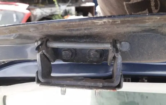 Ford Focus Tailgate/trunk/boot hinge