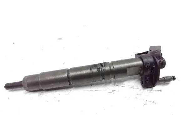 Mercedes-Benz C W204 Fuel injector A6420701187 0445116026
