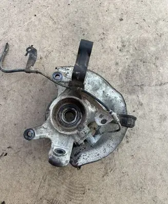 Subaru Forester SF Front wheel hub