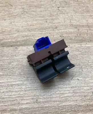 Volkswagen PASSAT CC Fuel tank opening switch 3C0959903B 007901S