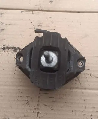BMW 5 E60 E61 Engine mount bracket 676987402 6769874