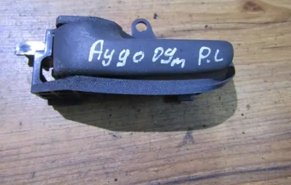 Toyota Aygo AB10 Front door interior handle