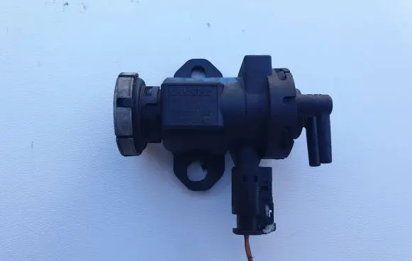 BMW 5 E60 E61 Turbo solenoid valve 8509323 3024421 BNW1174