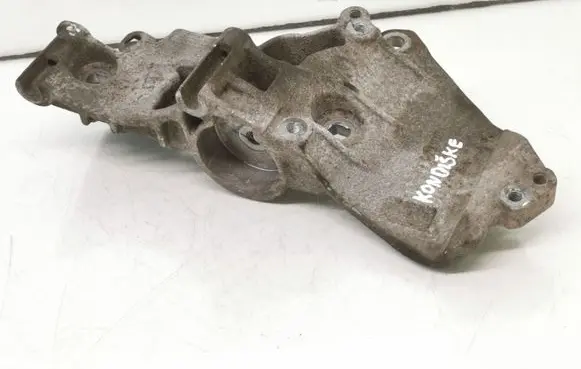 Renault Kangoo II A/C compressor mount bracket 8200669495