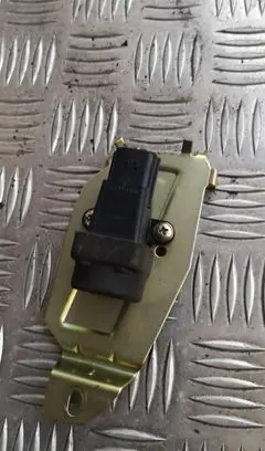 Ford Mondeo Mk III Fuel cut-off switch 1s7t9341ba