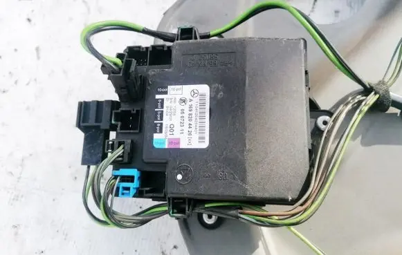 Mercedes-Benz A W169 Door control unit/module A1698204426 05072311