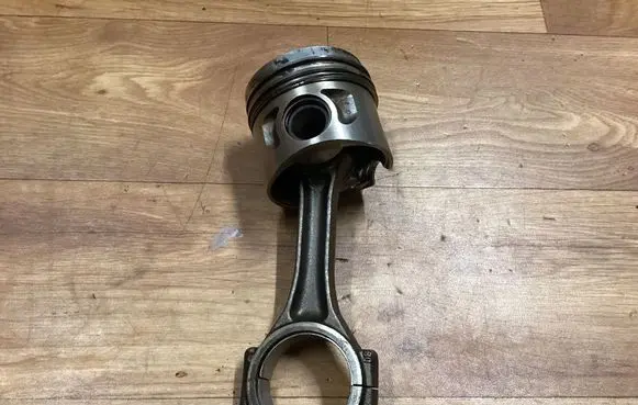 Volkswagen PASSAT B6 Piston with connecting rod BMP