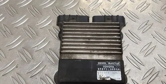 Toyota Corolla Verso AR10 Fuel injection control unit/module 8987120050
