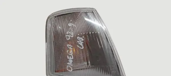Opel Omega A Front indicator light 35100716