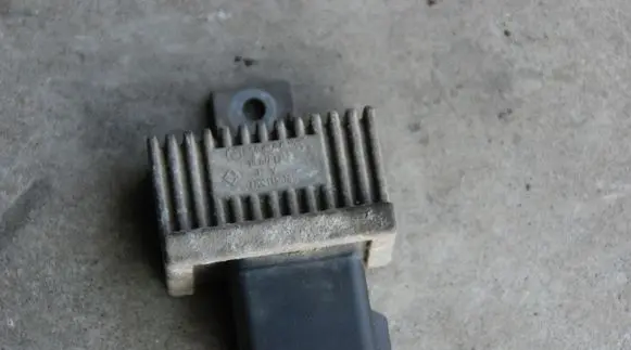 Renault Clio III Glow plug pre-heat relay 7700115078