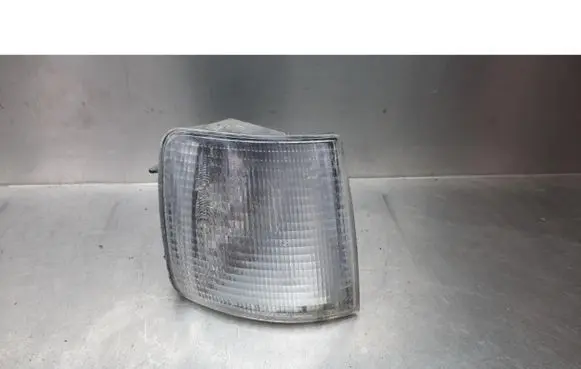 Volkswagen PASSAT B3 Front indicator light 357953050A