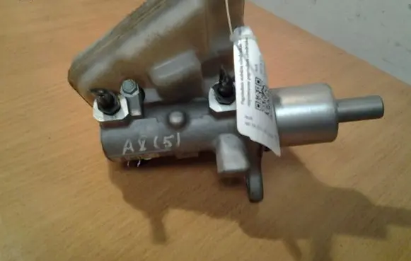 Audi A8 S8 D3 4E Master brake cylinder 9304125000 4E0611301