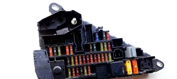 BMW 5 E60 E61 Fuse box set 6906603 6906588-06