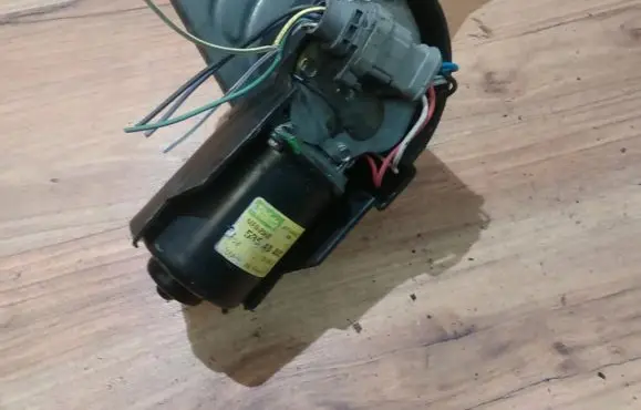Renault Megane I Wiper motor 53548402