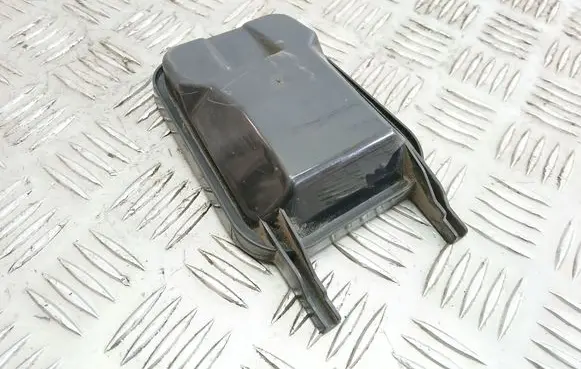 Skoda Octavia Mk1 (1U) Headlight/headlamp dust cover 