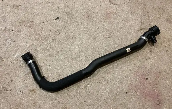BMW X3 G01 Engine coolant pipe/hose 8591940