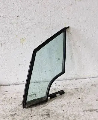 Mercedes-Benz A W168 Front door vent window glass four-door 43R001057