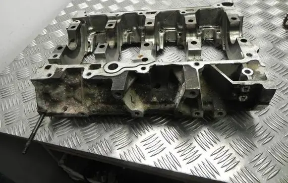 Toyota RAV 4 (XA40) Oil sump BV1122