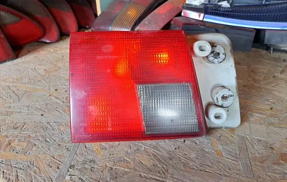 Audi A6 S6 C4 4A Tailgate rear/tail lights 4A0945093 145591