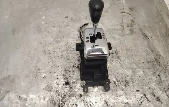 Toyota Corolla E120 E130 Gear shifter/selector 8945152020 AV2309 050510