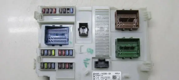 Volvo XC60 Fuse module 31343677