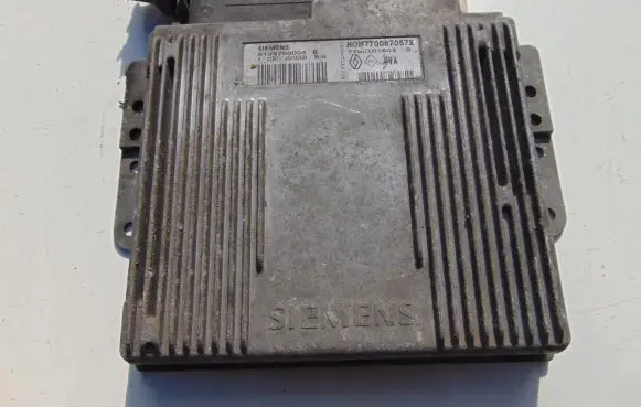 Renault Megane I Engine control unit/module S103750004B