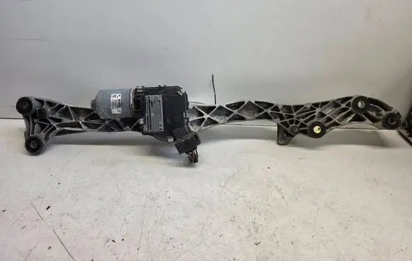 BMW 7 E65 E66 Front wiper linkage and motor 61617115706