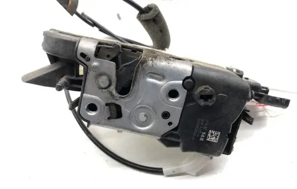 Peugeot 308 Front door lock 567148