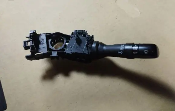 Lexus IS 220D-250-350 Indicator stalk 17F219 42110
