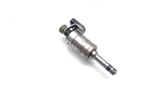 Ford Fiesta Fuel injector DM5G-9F593-AA