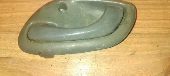 Suzuki Grand Vitara I Front door interior handle