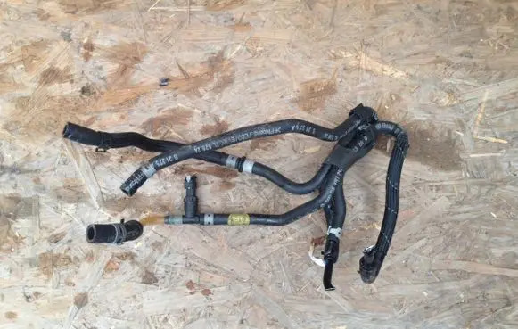 Audi A8 S8 D4 4H Fuel line pipe 4H0201214L
