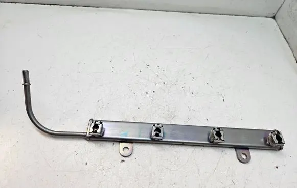Mitsubishi Eclipse Cross Fuel main line pipe