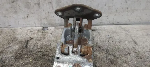 Iveco Daily 5th gen Rear door upper hinge 