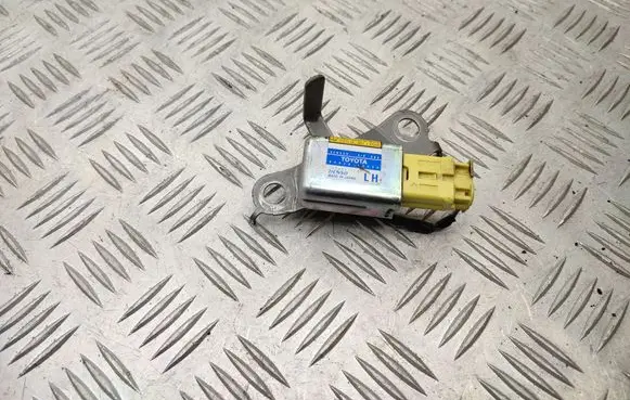 Toyota Avensis T250 Airbag deployment crash/impact sensor 8983042020