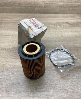 Ford Galaxy Oil filter cover 1025629 95VW6714AB