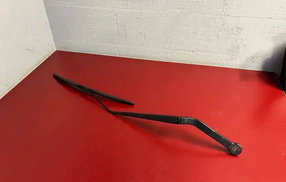 BMW X5 F15 Front wiper blade arm 7304071