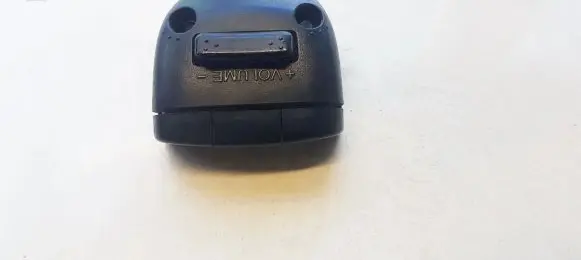 Steering wheel buttons/switches