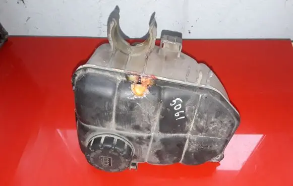 Mercedes-Benz C W203 Coolant expansion tank/reservoir 2035000049