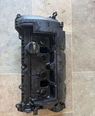 Peugeot 3008 I Rocker cam cover M03017B180 M03017B150